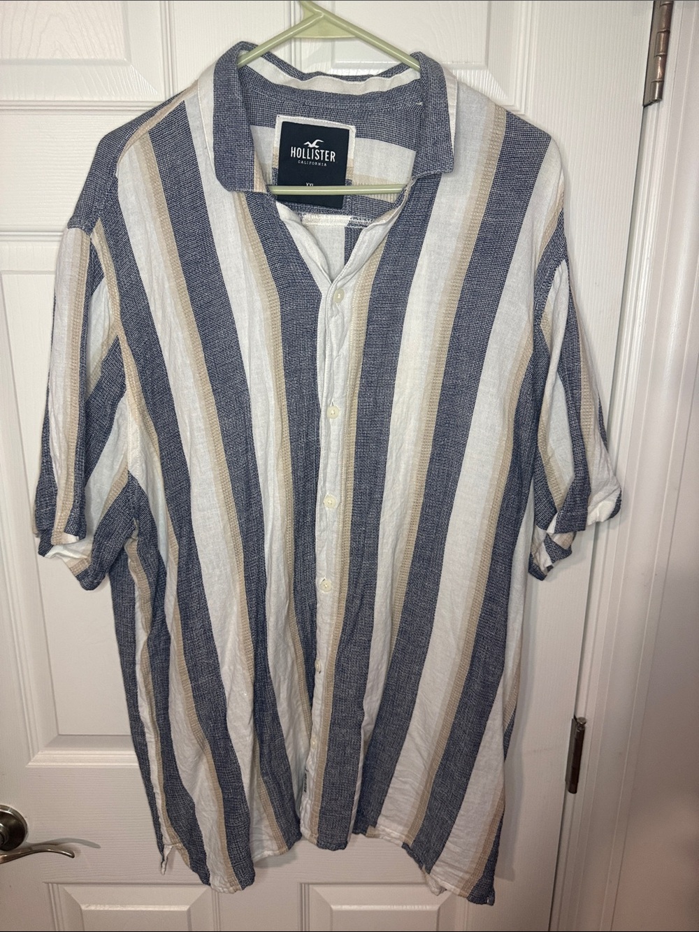 Hollister Men's Blue, White & Tan Vertical Stripe Button-Up Shirt
